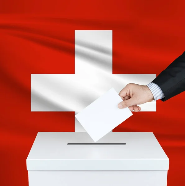 Volby Švýcarsku Ruka Muže Který Dává Svůj Hlas Volební Urny — Stock fotografie