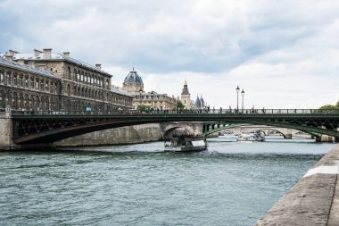 Pont de Arcole ve Paris'te Seine