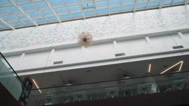 Alışveriş merkezi, mimari ve inşaat alt görünümü