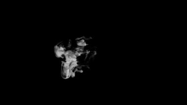 3d animasyon duman tipografisi alfa kanalı yükselen bir harf oluşturarak D karakterini yükseltmeye devam ediyor