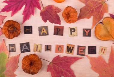 Mutlu Cadılar Bayramı tabelası