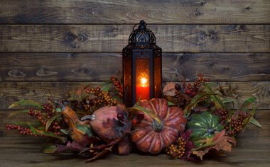 Yanan sonbahar fener