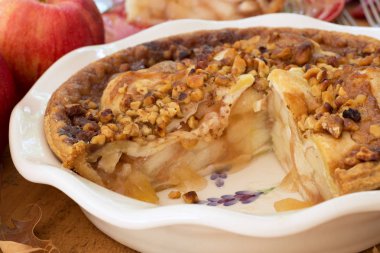 Tatlı taze elma pastası