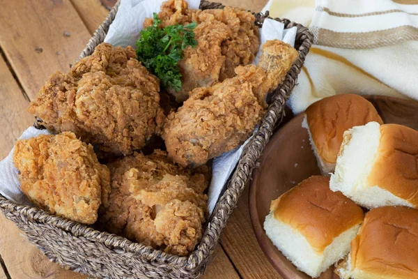 Fried Chicken and Rolls — Stock Photo, Image