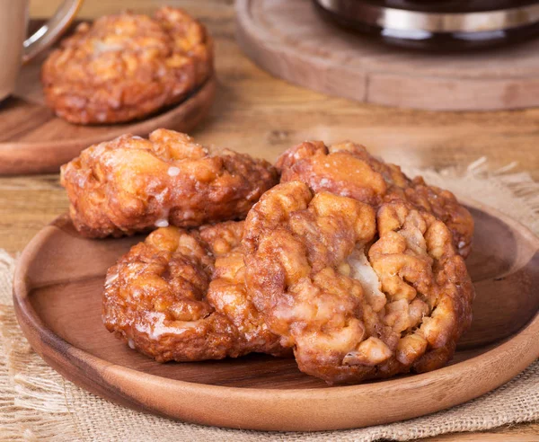 Glasierte Apfelkrapfen — Stockfoto