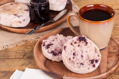 Yaban mersini İngiliz çöreği