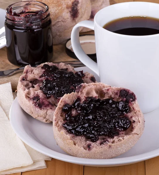 Böğürtlenli reçel ile İngilizce Muffins