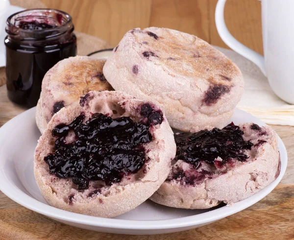 Muffins ingleses com Blueberry Jam — Fotografia de Stock
