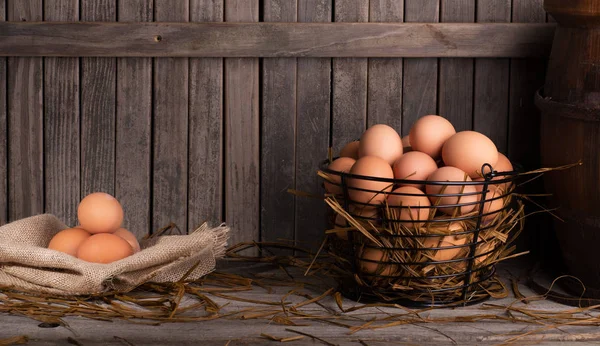 Uova di pollo marroni — Foto Stock
