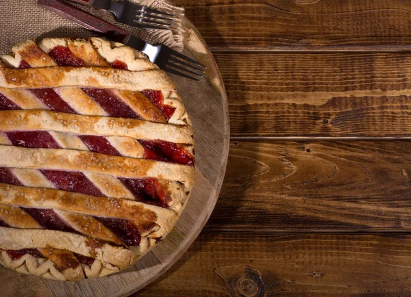 Ganze Kirschtorte — Stockfoto