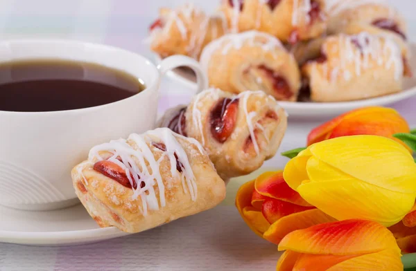 Strawberry Pastries and Coffee Closeup — Stock Photo, Image