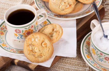 Beyaz çikolata Macadamia tanımlama bilgileri