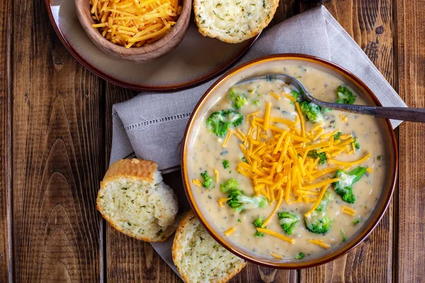 Tazón de sopa de brócoli cremoso Cheddar — Foto de Stock