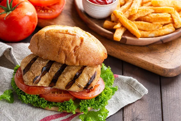 Closeup Healthy Grilled Chicken Breast Sandwich Tomatoes Lettuce Bun French — Stock Photo, Image