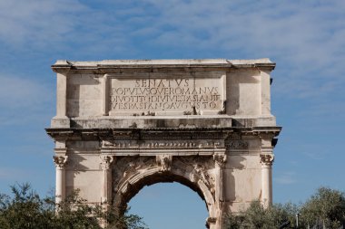 Roma, İtalya - 20 Kasım 2018: Coronavirus 'tan bir yıl önce Roma' nın en ünlü anıtlarını ziyaret edin