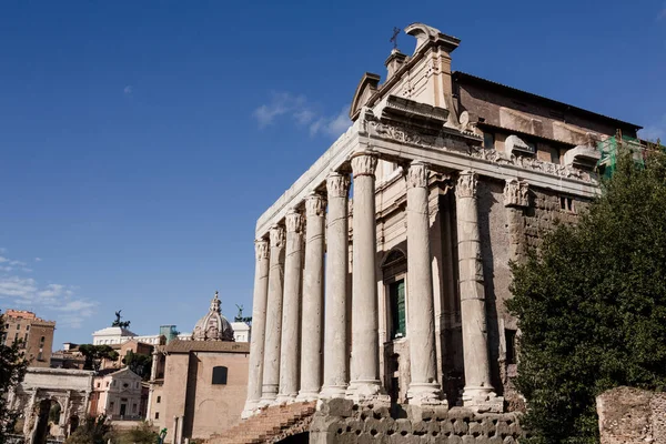 Roma, İtalya - 20 Kasım 2018: Coronavirus 'tan bir yıl önce Roma' nın en ünlü anıtlarını ziyaret edin