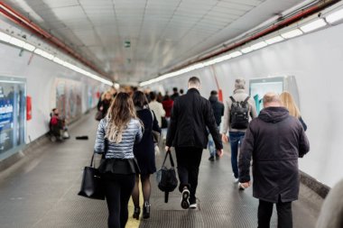 Roma, İtalya - 20 Kasım 2018: Coronavirus 'tan bir yıl önce Roma' nın en ünlü anıtlarını ziyaret edin