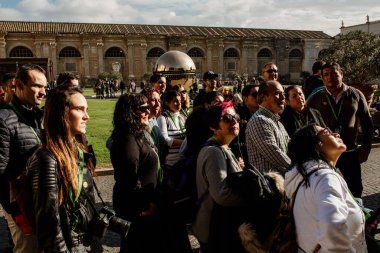 Roma, İtalya - 20 Kasım 2018: Coronavirus 'tan bir yıl önce Roma' nın en ünlü anıtlarını ziyaret edin
