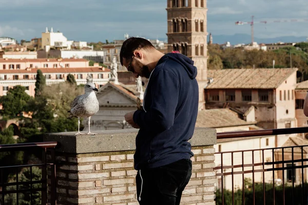 Roma, İtalya - 20 Kasım 2018: Coronavirus 'tan bir yıl önce Roma' nın en ünlü anıtlarını ziyaret edin