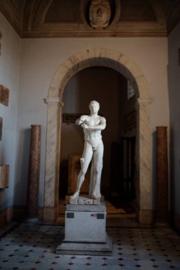 Roma, İtalya - 20 Kasım 2018: Coronavirus 'tan bir yıl önce Roma' nın en ünlü anıtlarını ziyaret edin