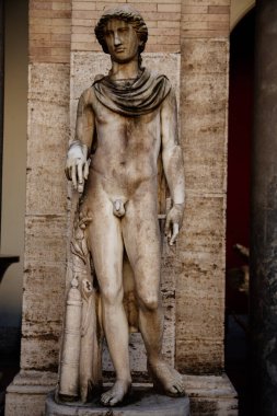 Roma, İtalya - 20 Kasım 2018: Coronavirus 'tan bir yıl önce Roma' nın en ünlü anıtlarını ziyaret edin