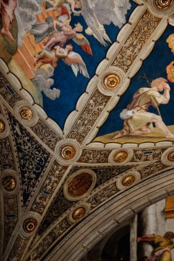 Roma, İtalya - 20 Kasım 2018: Coronavirus 'tan bir yıl önce Roma' nın en ünlü anıtlarını ziyaret edin