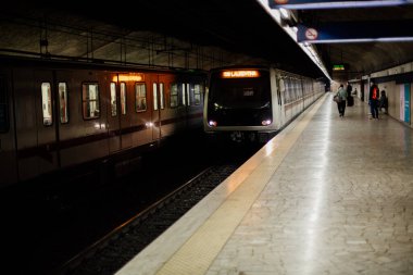 Roma, İtalya - 20 Kasım 2018: Coronavirus 'tan bir yıl önce Roma' nın en ünlü anıtlarını ziyaret edin