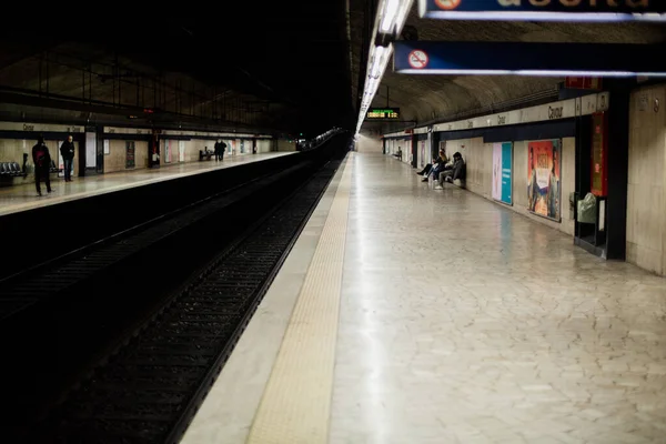 Roma, İtalya - 20 Kasım 2018: Coronavirus 'tan bir yıl önce Roma' nın en ünlü anıtlarını ziyaret edin