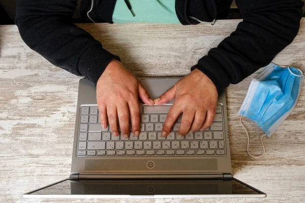 Koronavirüslü ev hayatının ayrıntıları