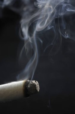 yanan sigara dumanı 