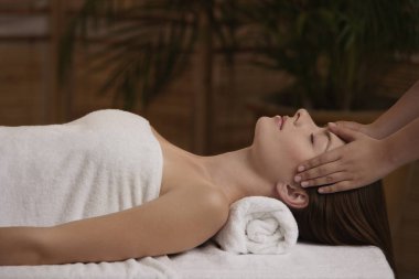 kadın alıcı reiki Masaj