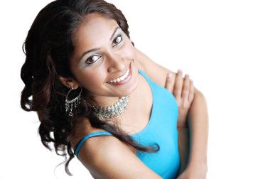 Kameraya gülümseyen kadın