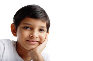 Çocuk çene üzerinde el ile