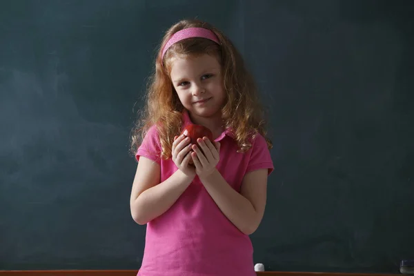 Menina na sala de aula — Fotografia de Stock