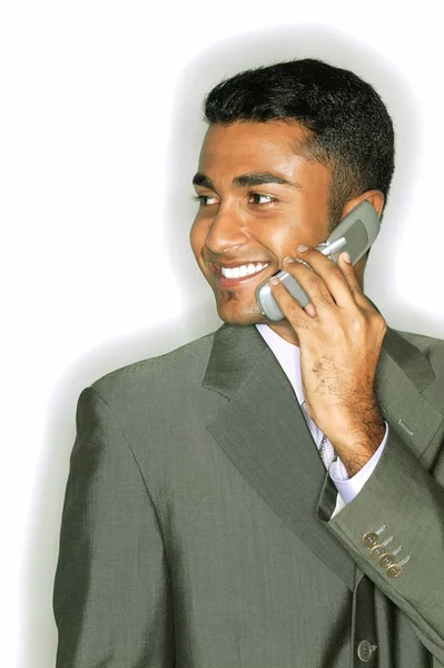 Businessman using mobile phone — Stock Photo, Image