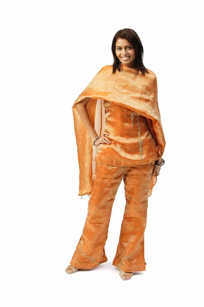 Mujer con ropa india —  Fotos de Stock