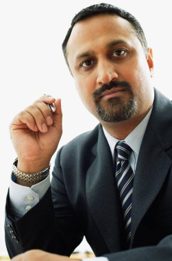 Ofiste oturan iş adamı