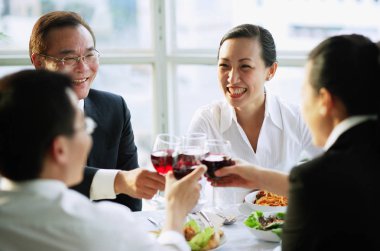 Şarap ile toasting Yöneticiler