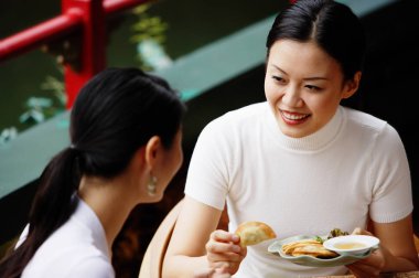 canlı görüşmetwee vrouwen in café