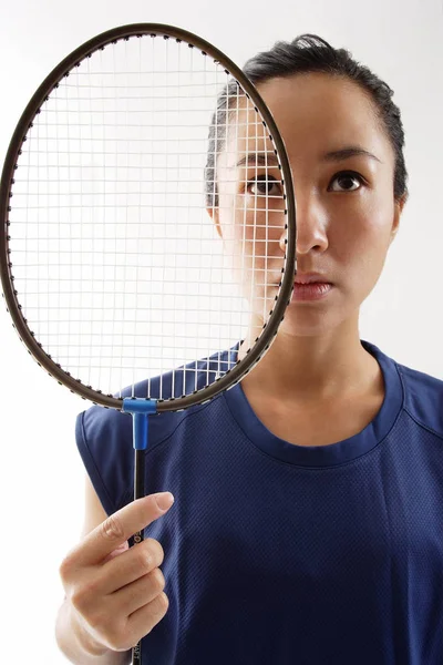 Femme avec raquette de badminton — Photo