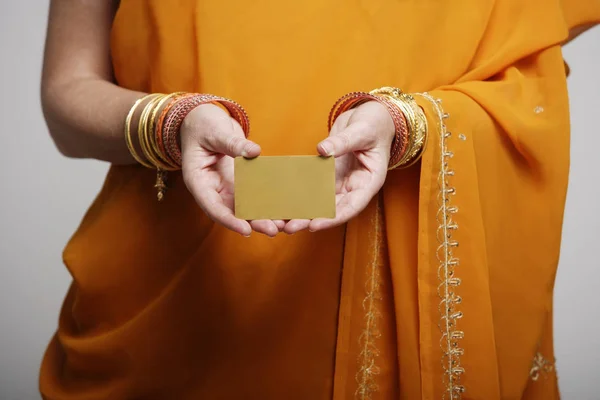 Cropped shot of woman wearing sari — Stock Photo, Image