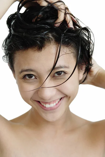Wanita dengan rambut basah — Stok Foto