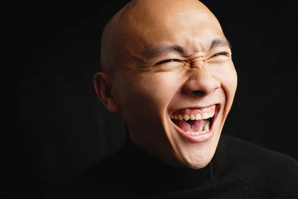 Łysy mężczyzna, śmiejąc się — Zdjęcie stockowe