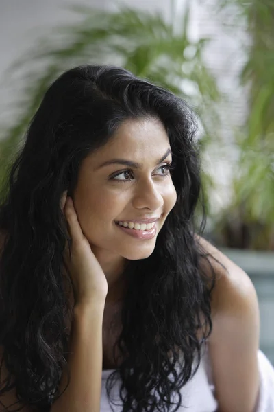 Perfil de Indian woman sorrindo — Fotografia de Stock