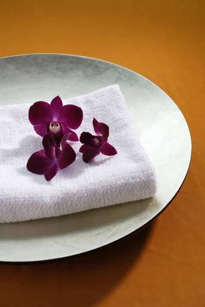 Concepto de spa con flores — Foto de Stock