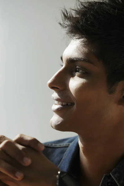 Head shot of young man — Stock Photo, Image