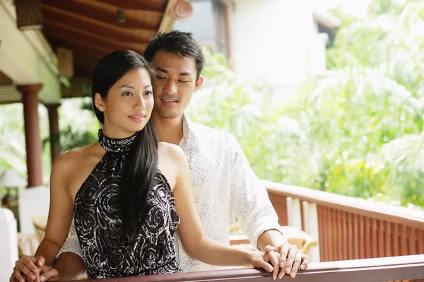 Feliz jovem casal — Fotografia de Stock