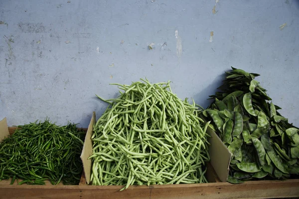 Green beans in boxes — Stock Photo, Image