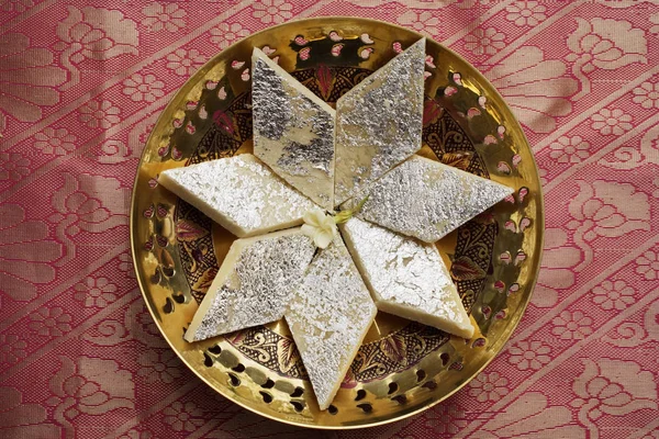 Індійські солодощі в формою зірки — стокове фото