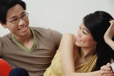 Çift oturma yan yana